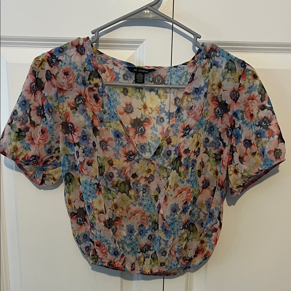 American Eagle Outfitters Multicolor Floral Blouse
